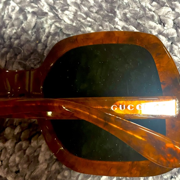 Gucci Honey Havana 
GG0625S Oversized Square Sunglasses - Picture 7 of 13